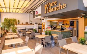 Pure Blanche Hotel